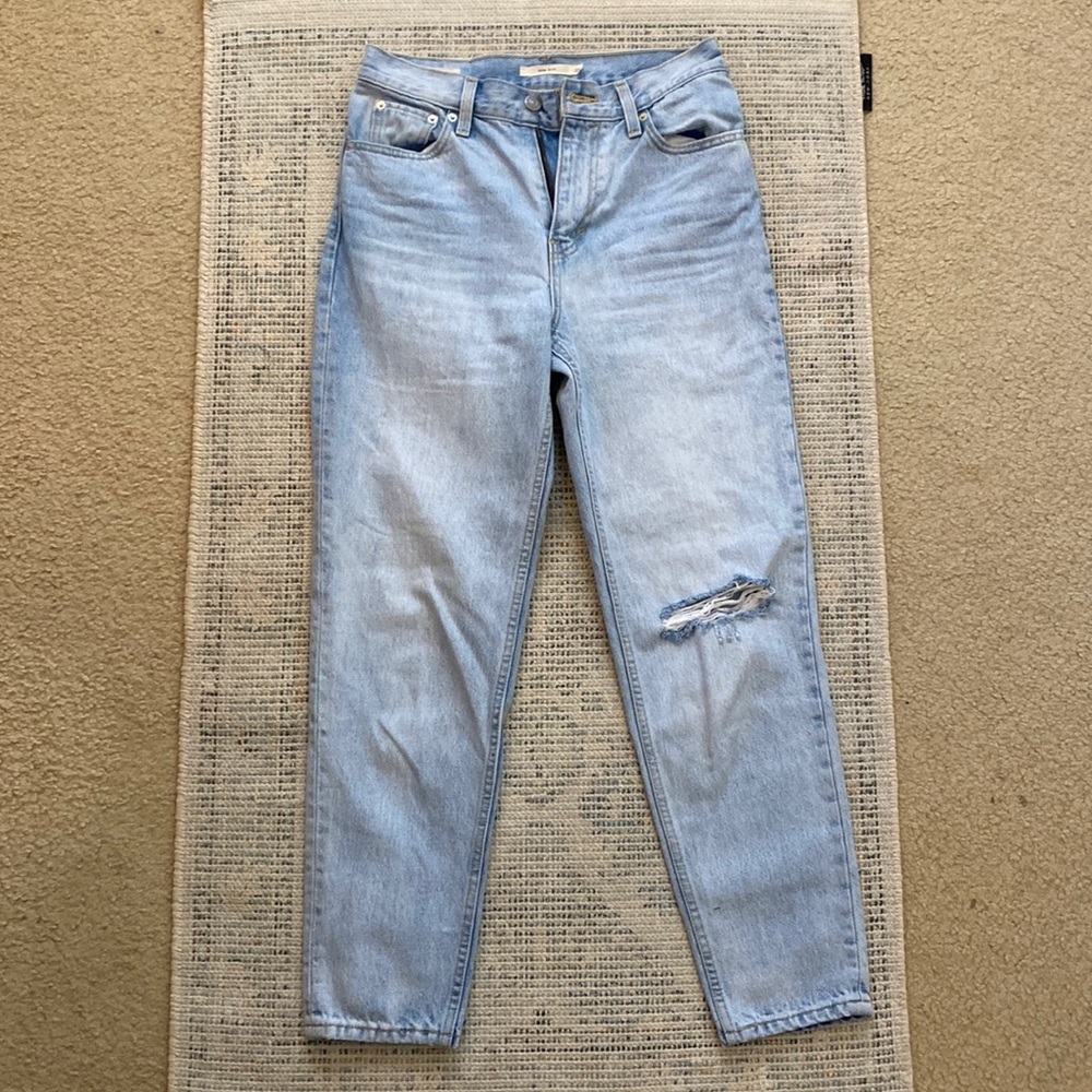 Levi’s ‘80s Mom Jeans